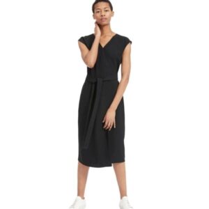 Everlane – The Japanese GoWeave Short-Sleeve Wrap Dress