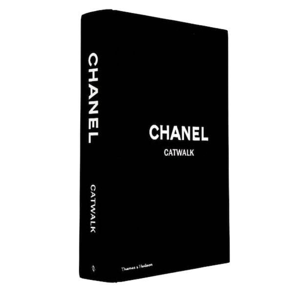 CHANEL CATWALK - FASHION COFFEE TABLE BOOK